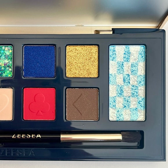 ZEESEA ALICE IN WONDERLAND CHESHIRE CAT BLUE SHADOW PALETTE DIAMOND GLITTER NIB - Picture 13 of 16